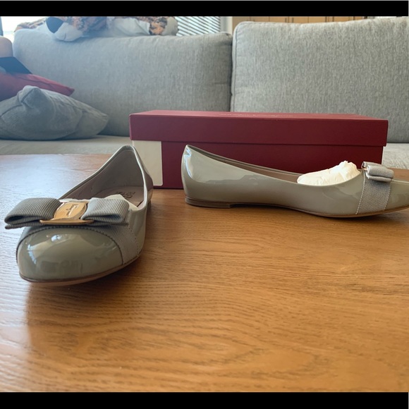 BRAND NEW!! Salvatore Ferragamo Varina Flats - Picture 5 of 7